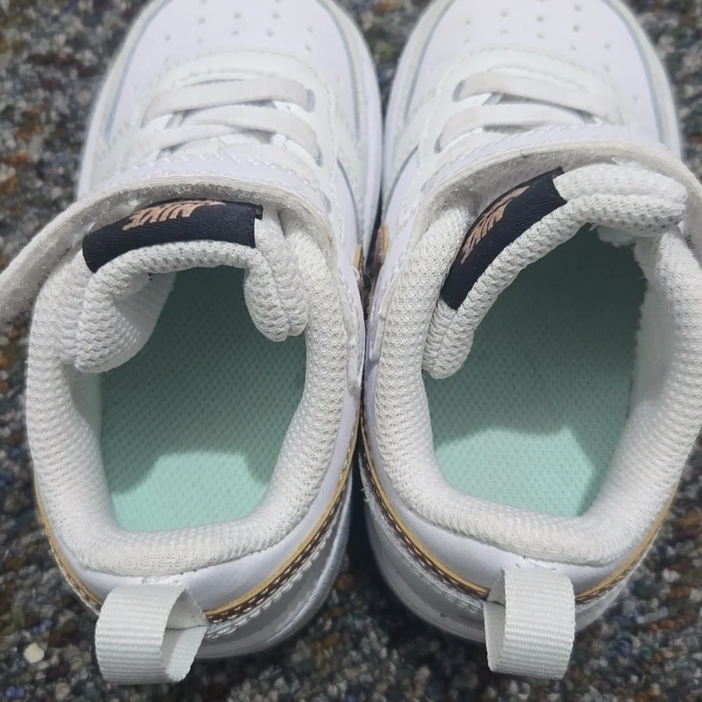 Nike Kids White and Black Sneakers - Picture 2 of 3